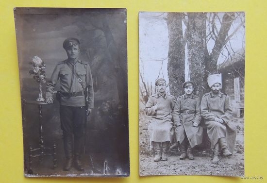 Фото "Офицер РИ с шашкой" и "Офицеры на завалинке" (на фото одно лицо), штамп полкового ателье 542 Лепельского пехотного полка, 1917 г.