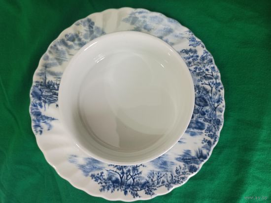 Винтажная, фарфоровая масленка.