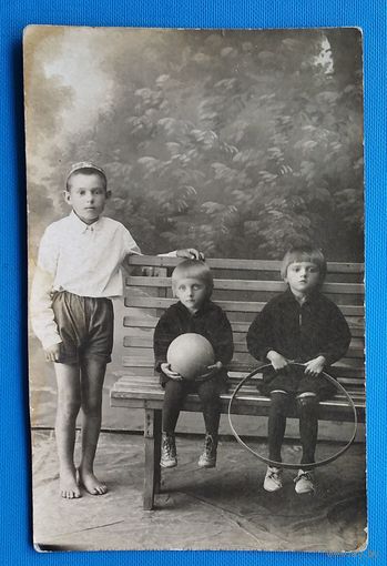 Фото детей. 8.5х13.5 см.
