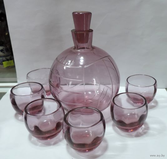 Графин и 6 рюмок "Футбольный мячик" 70-е годы. На 0.5 литра. СССР.