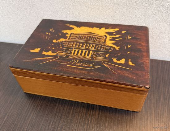 Коллекционная деревянная шкатулка с изображение Большого театра оперы и балета
