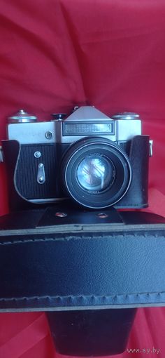 Фотоаппарат Зенит объектив Гелиос 44-2 . Торги