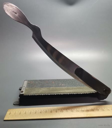 Гильотина для фигурной резки. СССР.