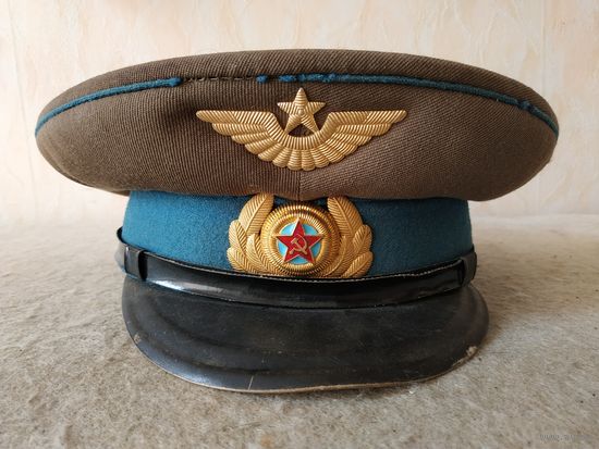 Фуражка офицерская. Размер - 55. СССР, ВВС, 50-е годы прошлого столетия.