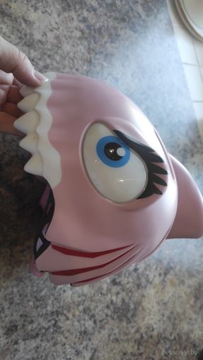 Шлем защитный 49-55 см. Целый, фирменный, отличное качество. 270 гр. Использовали мало, пропустили.