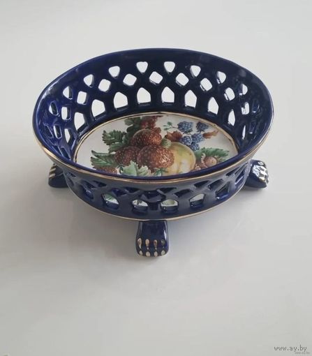 Винтажная ваза для фруктов или сладостей  от Alcobaca Portugal 1930-х годов.