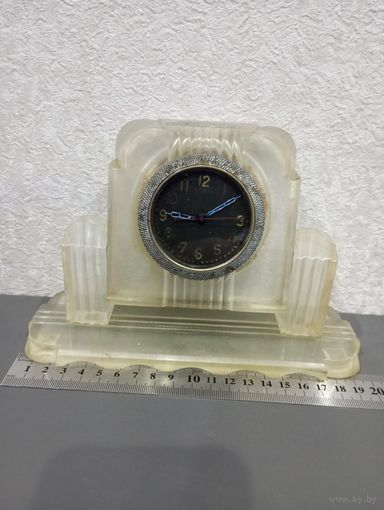 Часы танковые настольные ЧЧЗ СССР 1950-е года .