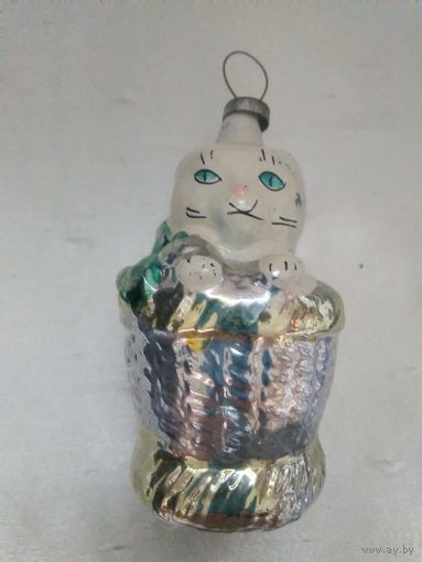 Кошка в корзине.Каталог.