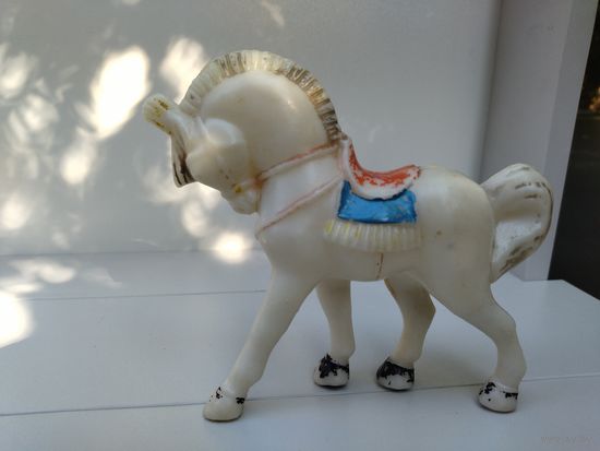 Игрушка конь