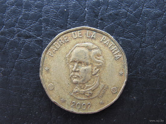 Доминикана. 1 песо. 2002. С 20 копеек. Распродажа коллекции. Смотрите другие лоты.