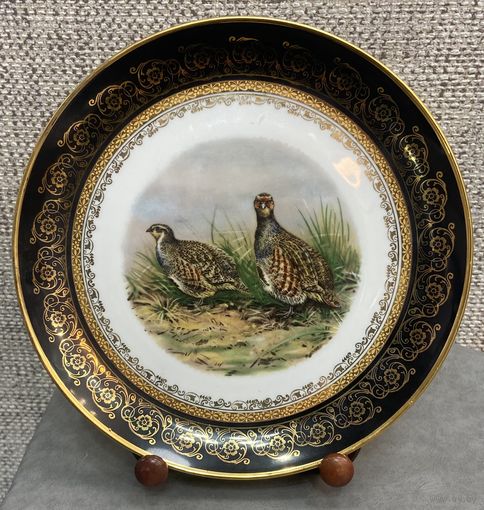 Охотничья фарфоровая тарелка Eschenbach Bavaria. Серые куропатки. Германия 23.5 см.