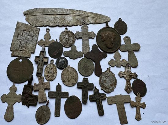 Крестик и образки.