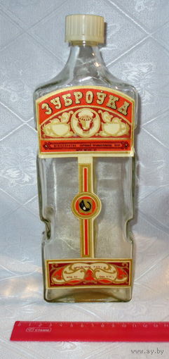 Бутылка пустая от "Зубровка" из БССР, оригинальная бутылка из 80-ых годов. Оригинальная крышка - БССР. Отличное состояние.