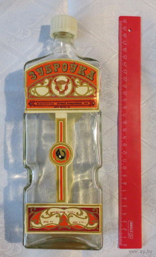Бутылка от Зубровки из БССР, оригинальная бутылка из 1980-ых годов. Оригинальная крышка - БССР. Отличное состояние.