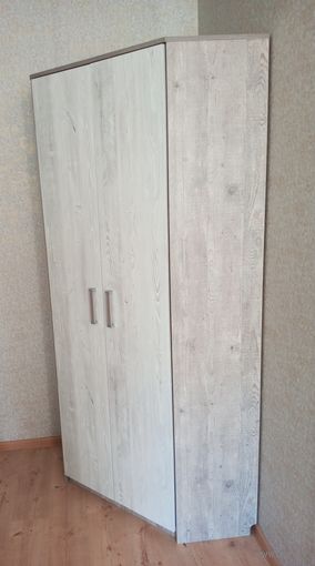 Угловой шкаф. Высота 215. Ширина стенок 90.