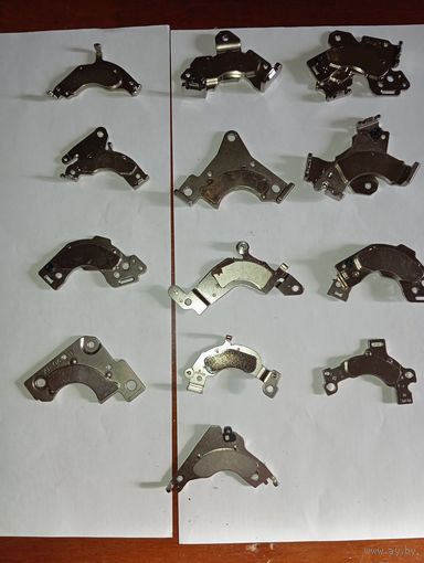 Магниты, извлеченные из жестких дисков компьютеров (HDD). Это мощные постоянные магниты, изготовленные из сплава неодима, железа и бора (NdFeB).