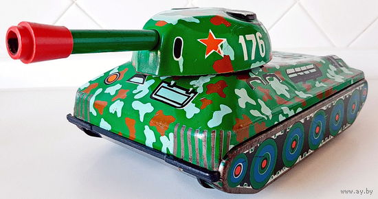 Игрушка СССР. Танк.
