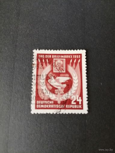 ГДР 1952 Марка "День почтовой марки" (гашение без клея) Mi.319 каталог 1.30 евро