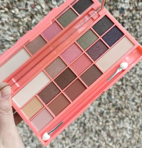 Палетка теней I heart makeup Chocolate and Peaches
