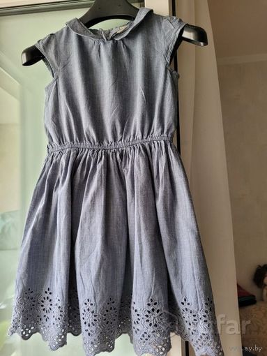 Платье нарядное.