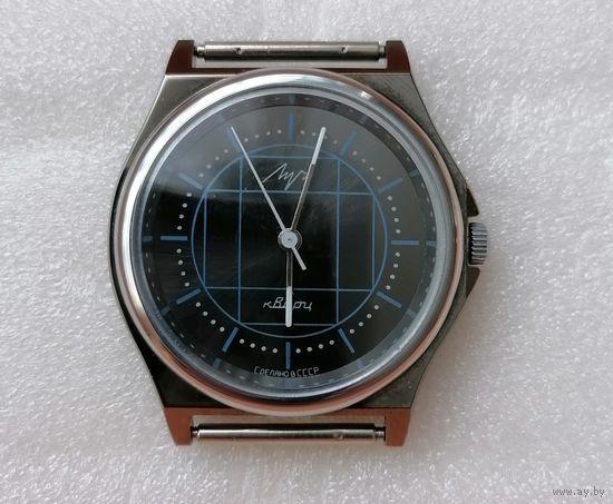 Новые часы Луч кварц СССР.