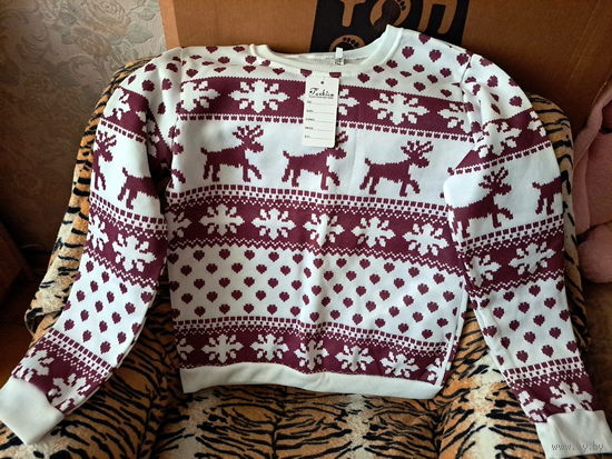 Кофта с зимним узором из Оленей, новая, р.XL (р.48-50)