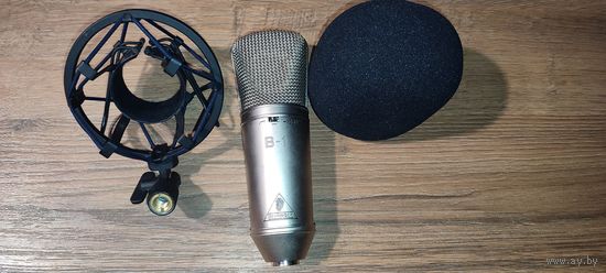 Конденсаторный студийный микрофон Behringer B-1