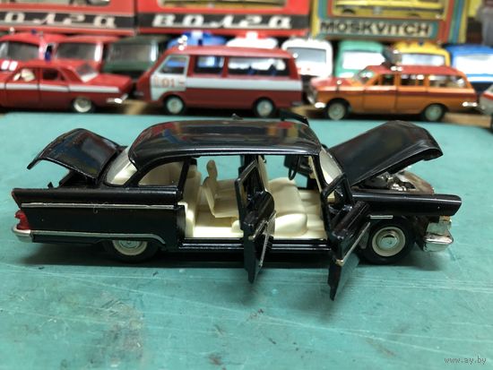 ГАЗ-13 Чайка с открывающимся капотом и двигателем! Тантал, Агат, Саратов