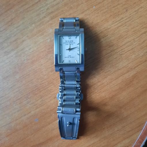 Часы кварц (идут)