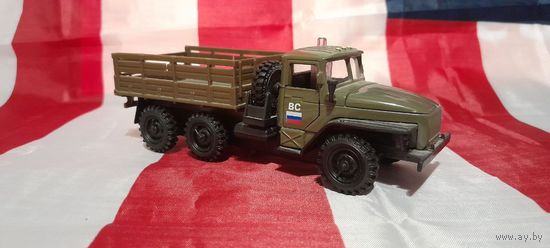 Машинка (модель) 1:43 Урал-4320
