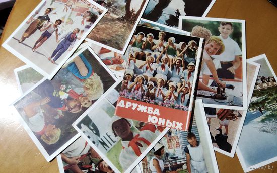 12 открыток в упаковке.