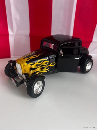 Модель Ford Coupe 1932 1:18 Motormax