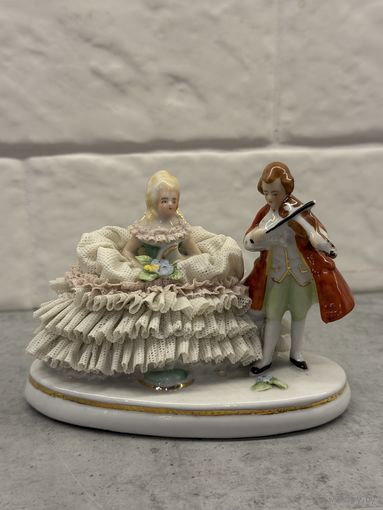 Статуэтка Дама и скрипач. Кружевной фарфор. Распродажа коллекции!!!