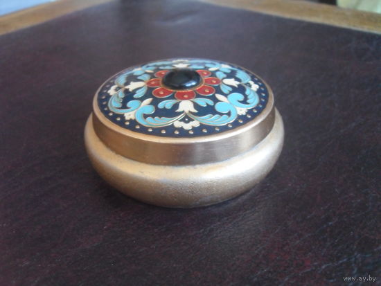 Шкатулка,алюминий.8Х3.5 см.