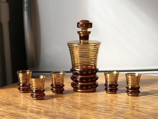 Графин и рюмки Чехословакия цветное стекло винтаж