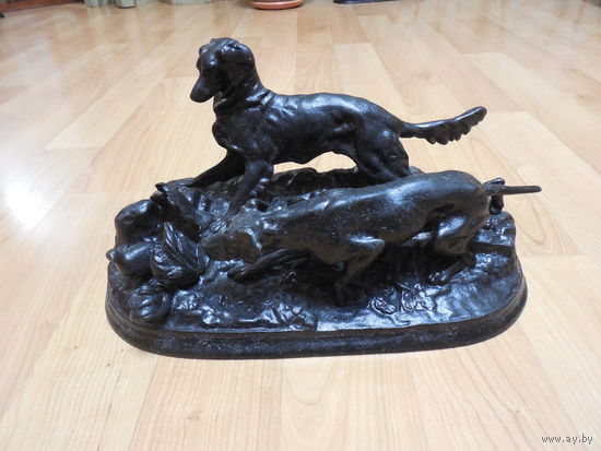 Большая статуэтка. Чугун. Охота на куропатку. 1957 год.