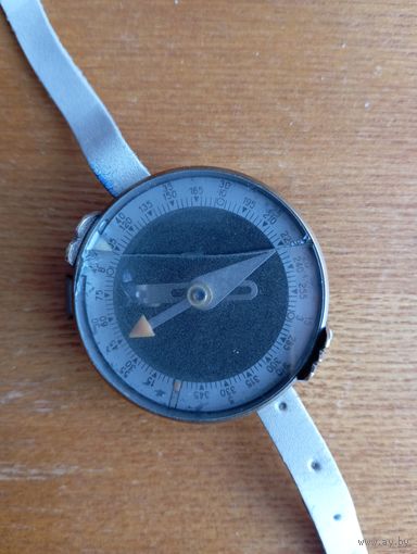 Компас Адрианова с кожаным ремешком, рабочий, СССР