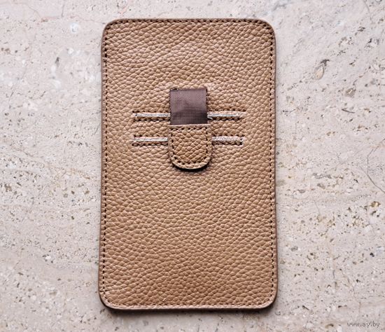 Футляр для очков натуральная кожа Германия ХХ век. 9 х 14.5 см., имеется приспособление для доставания очков.