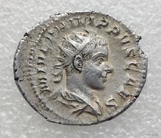 Филипп II 244-249 гг. н. э. Антониниан. Двойной денарий. Серебро. /6