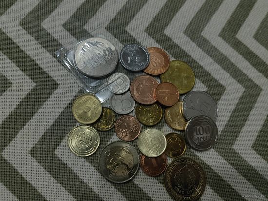 Лот монет мира 21 шт aUNC UNC