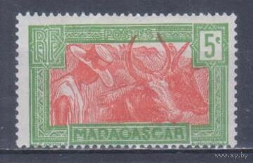 [1829] Французские колонии. Мадагаскар 1930. Работа в поле.Скот.5с. МН