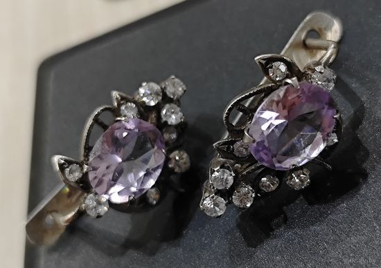 Серьги серебряные с камнями. 6.9гр