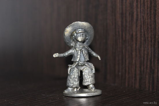 Декоративная, миниатюрная статуэтка "Ковбой".
