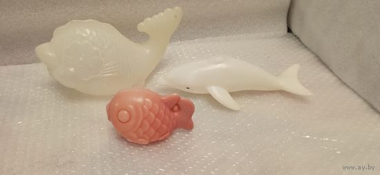 Игрушки -дутыши из СССР. Рыбки и дельфин.