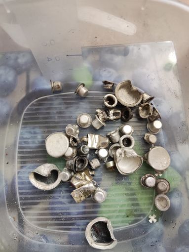 Серебряные чашки из конденсаторов