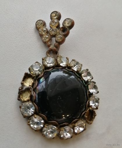 Старинная (?) медная подвеска, кулон