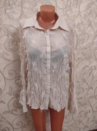 Блуза нарядная на 56-60 р, США. Новая. Бежевый цвет. Ткань сжата, мохнатая. Очень симпатичная блуза. Длина 68 см, ПОгруди 62 см, длина 66 см.