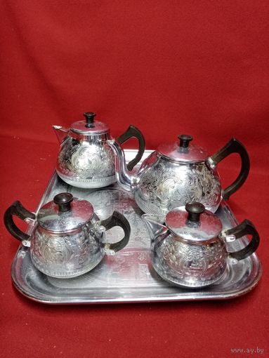 С рубля без мц. столовый сервиз "50 лет СССР", поднос 40х30см, посуда диам от 7-12см, высота от 10-13см.