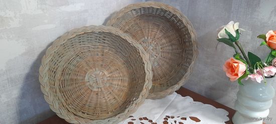 Корзины, подносы, блюда, вазы плетенные, 2шт. Новые.