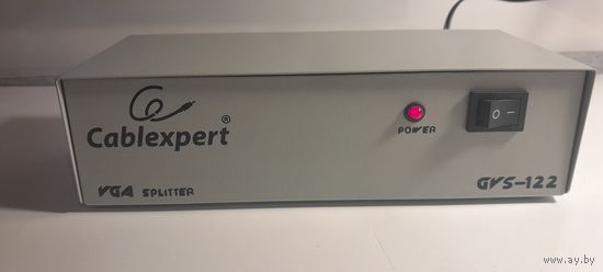 VGA splitter (делитель VGA сигнала) на 2 выхода.